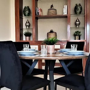 https://hivernage-charming-spacious-bright-with-pool.marrakeshhotelsmorocco.com