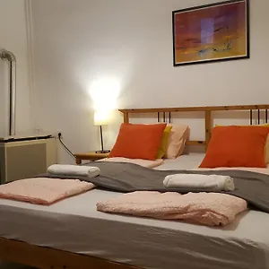 https://michael-apartment.inbudapesthotels.com